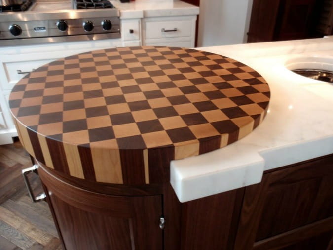 https://www.countertopspecialty.com/images/round-checkered-butcher-block-countertop-675-min.jpg?ezimgfmt=rs:392x294/rscb45/ngcb45/notWebP